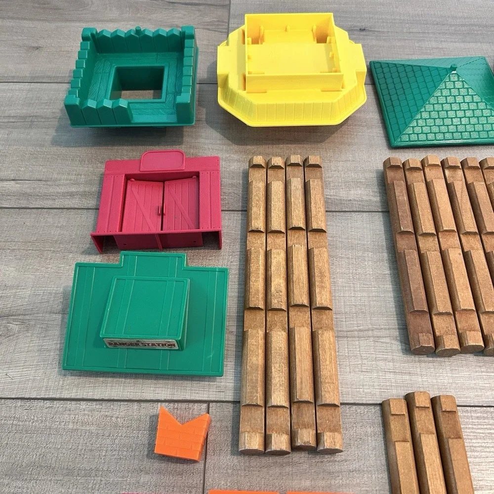 Vtg 1998 LINCOLN LOGS Lot Roofing pieces 1, 2, 3, 4 Notches RARE Wagon Teepee